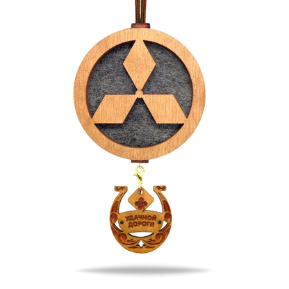 Vonný prívesok Mitsubishi v hnedej farbe